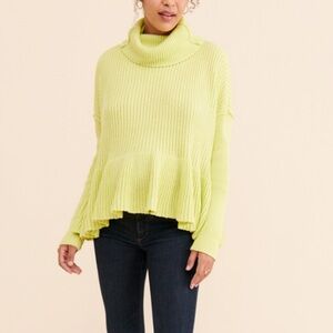 Free People Layer Cake Key Lime Ruffle Turtleneck Cowl
Oversized Sweater
